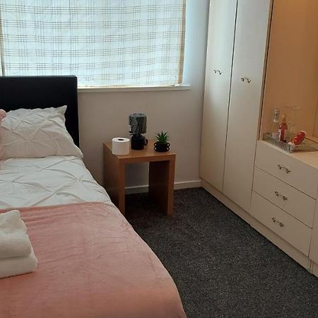 Bed and Breakfast Lizras Farnworth Exterior foto