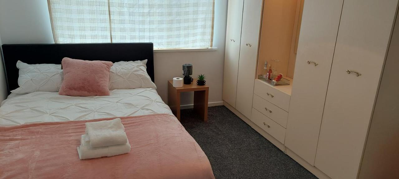 Bed and Breakfast Lizras Farnworth Exterior foto